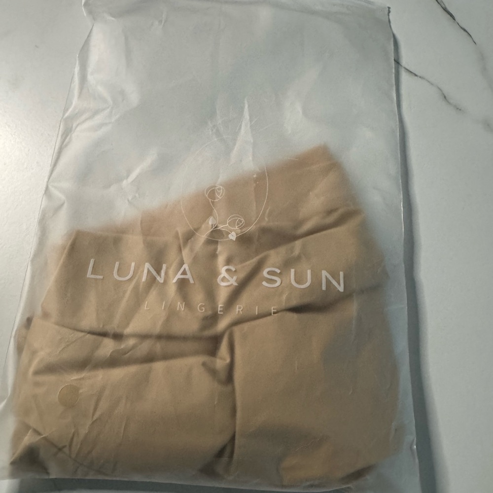 Luna & Sun Lingerie in Tan